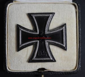 Estuche con EK1 1929 Código "6"